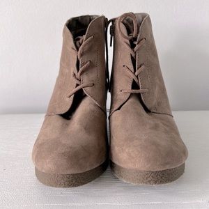 SOFT • Wedge booties - Size 8.5 US - Mocha - 3 inch tall - Side zipper